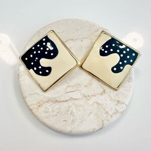 Vintage 1980’s 90’s Black And Cream Enamel Gold Tone Statement Square Earrings